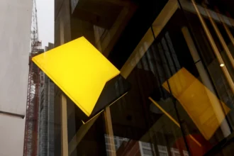 Hedge fund short CBA